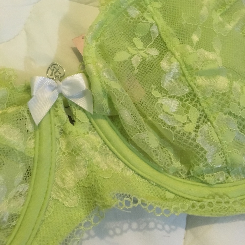 Victoria’s Secret Lime green bra - Picture 2 of 5
